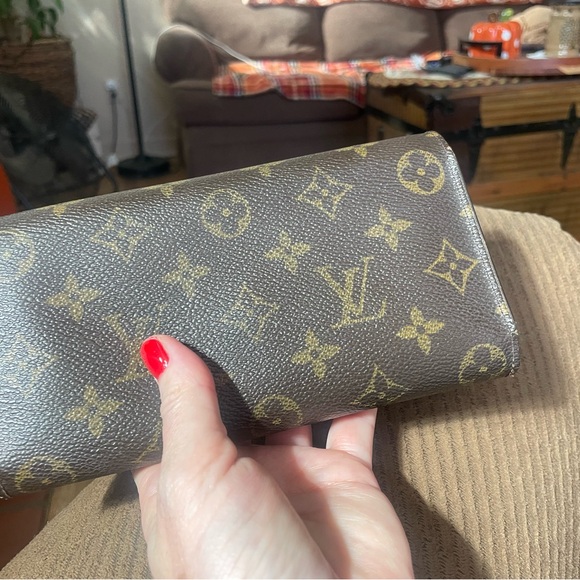 Wallet - Picture 9 of 13